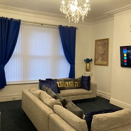 Agapi Apartment - Sea View Sleeps Ten Blackpool Buitenkant foto