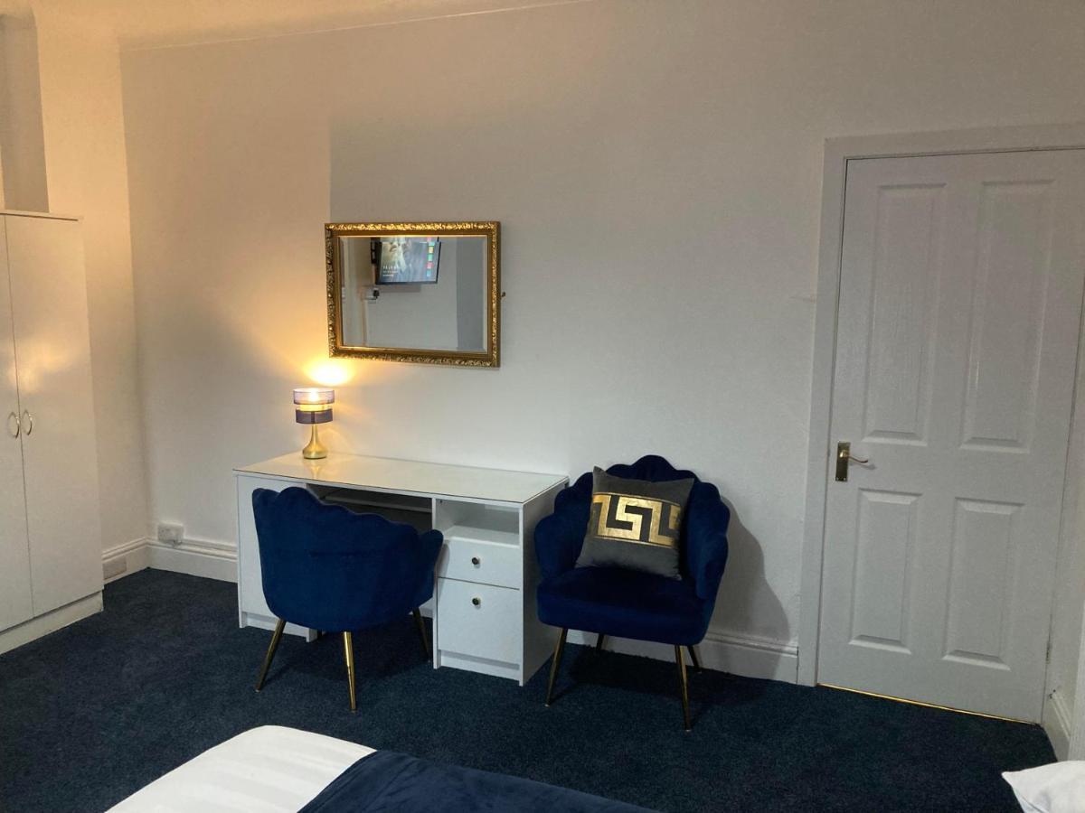 Agapi Apartment - Sea View Sleeps Ten Blackpool Buitenkant foto