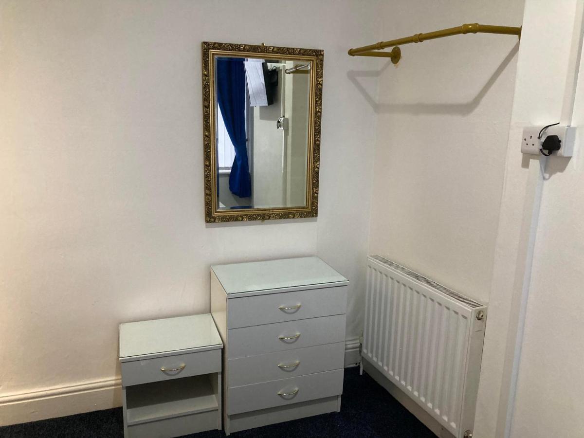 Agapi Apartment - Sea View Sleeps Ten Blackpool Buitenkant foto