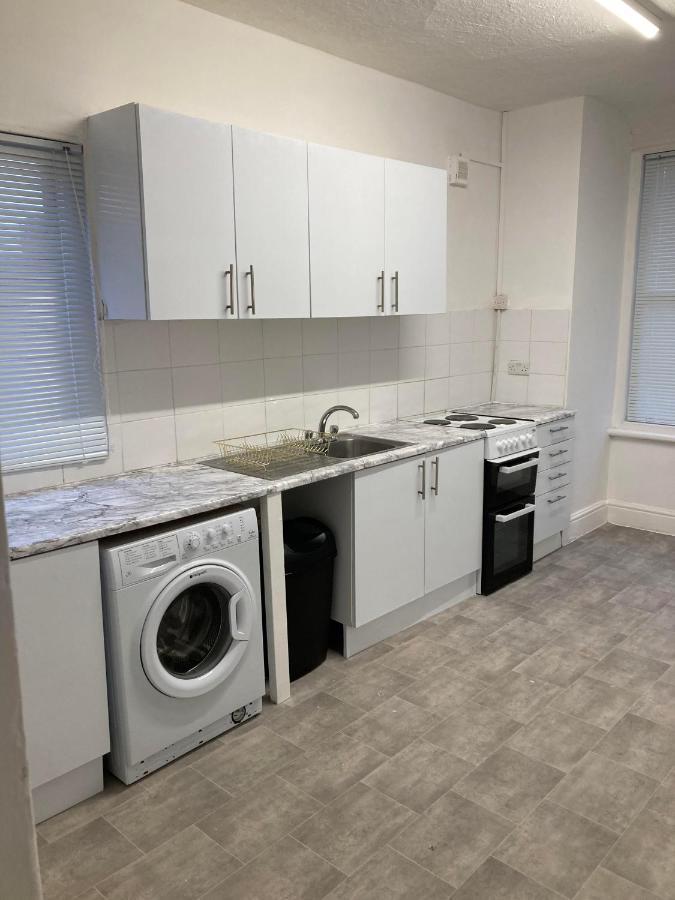 Agapi Apartment - Sea View Sleeps Ten Blackpool Buitenkant foto