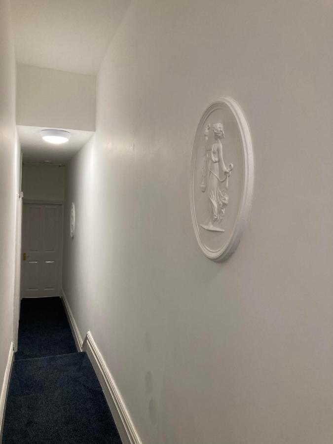 Agapi Apartment - Sea View Sleeps Ten Blackpool Buitenkant foto